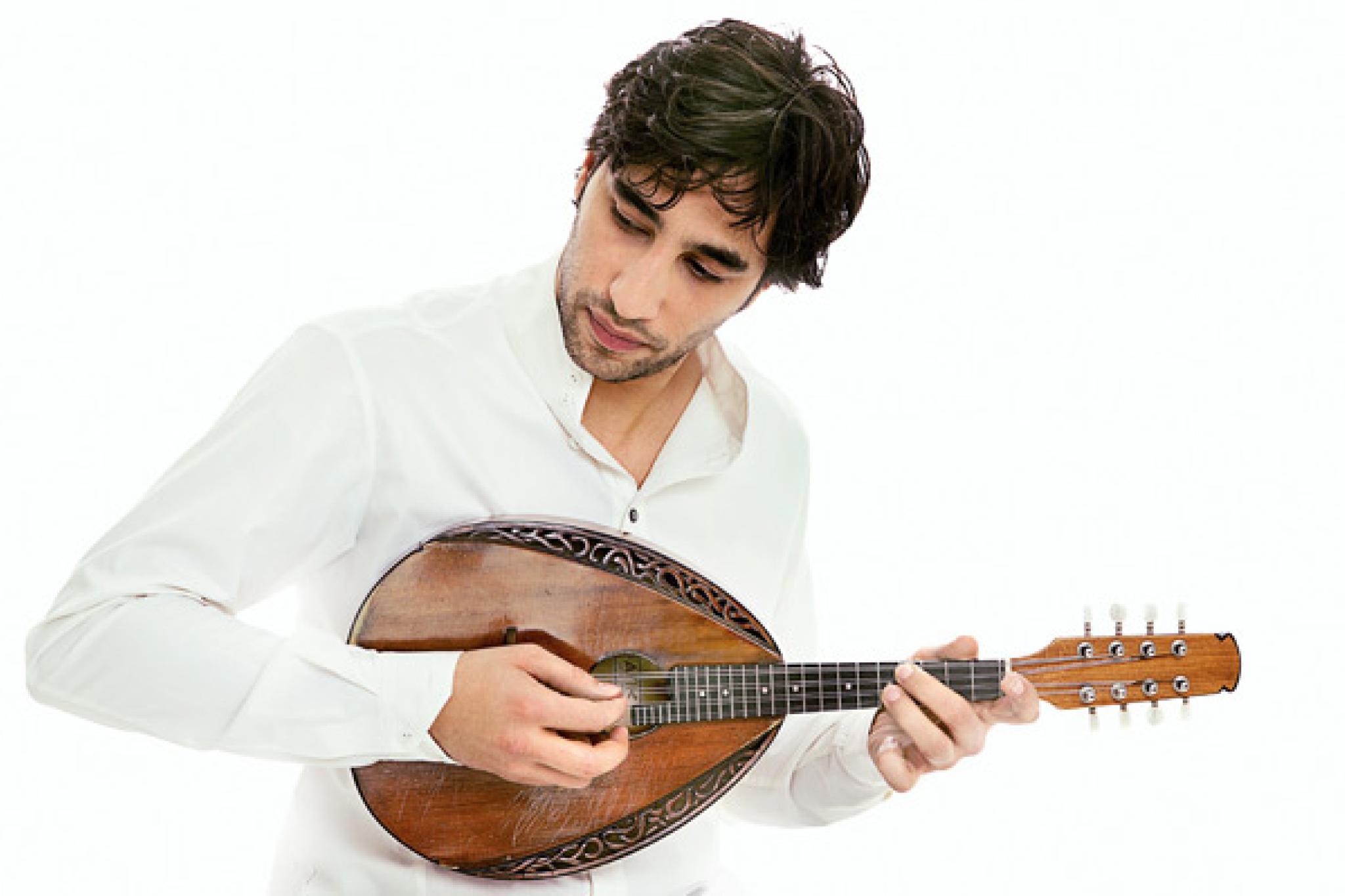 Avi Avital mit Mandoline