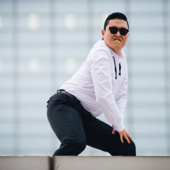 PSY_Pressebild_Gangnam-Style_2012_1