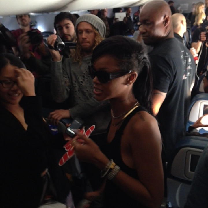 Rihannas 777 Tour-on board