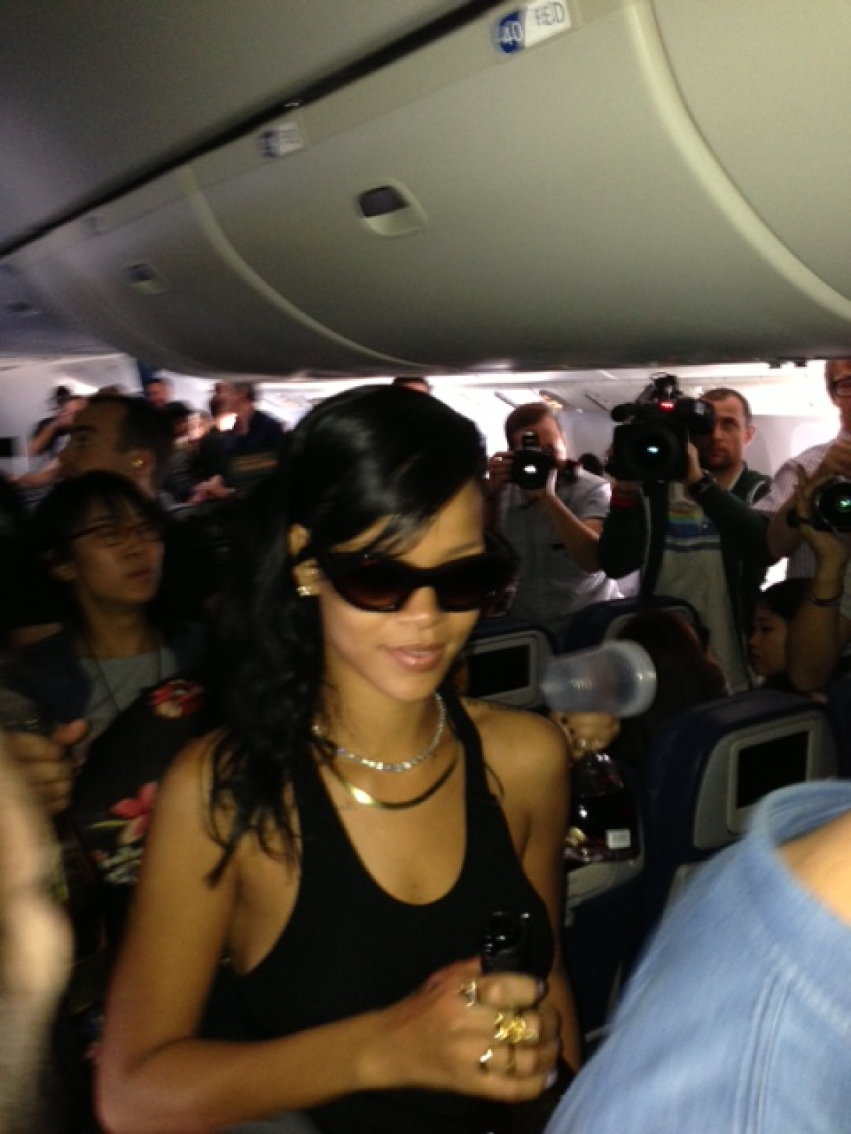 Rihannas 777 Tour-on board 2