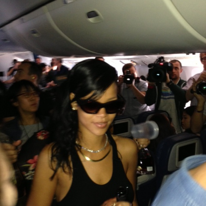 Rihannas 777 Tour-on board 2