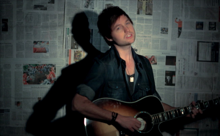 Trailer zur Single "Unbreakable"