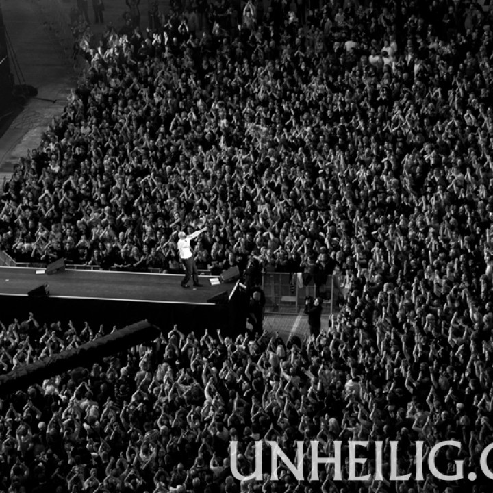 UNHEILIG – ein Traum ist wahr geworden. Über 30.000 Fans waren im RheinEnergieStadion zu Köln beim Konzert.