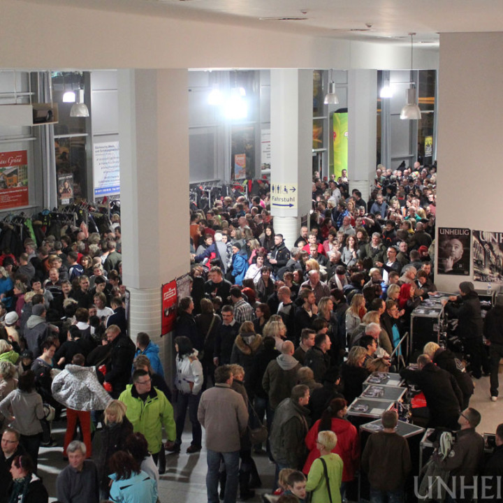 Unheilig – nach dem Konzert im Foyer der Arena Chemnitz