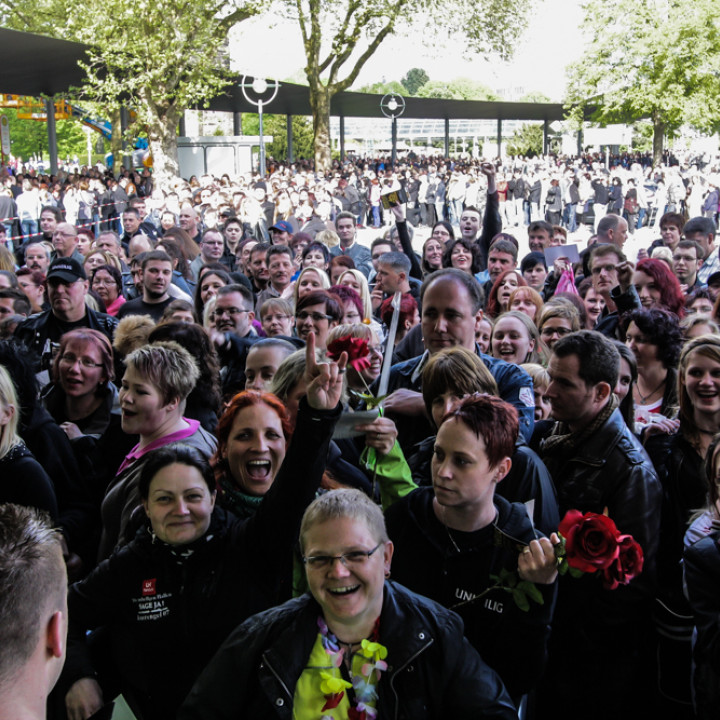 Unheilig- Fans vor der Halle