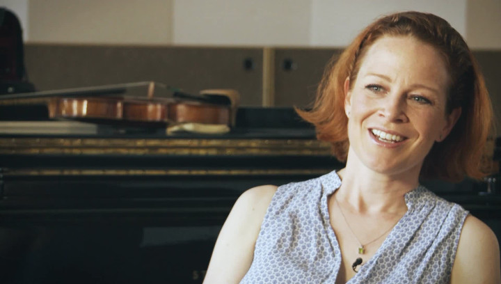 Carolin Widmann spricht über 'Violin and Orchestra' von Morton Feldman