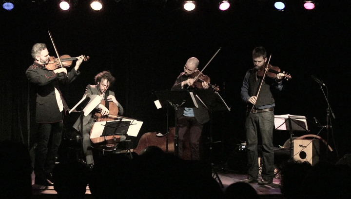 'A Walking Fire': Die Dokumentation