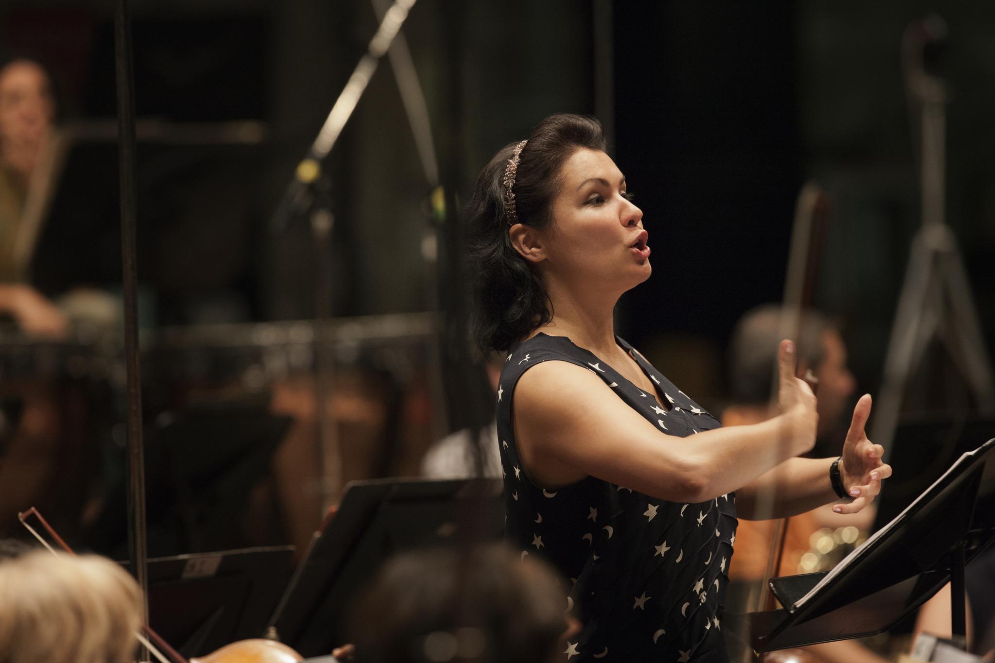 Anna Netrebko mit dem Orchester des Teatro Regio