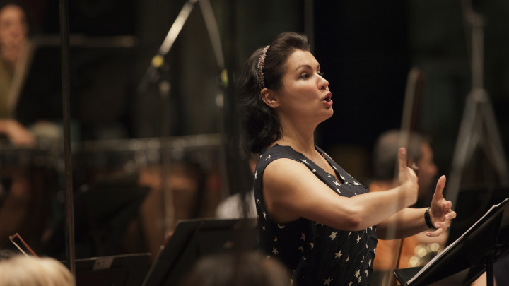 Anna Netrebko mit dem Orchester des Teatro Regio