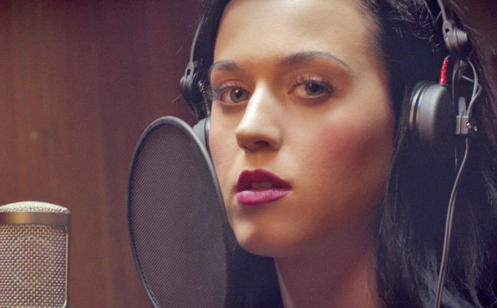 Roar Teaser #4 - Satin Cape