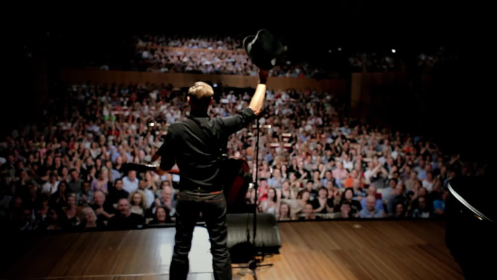 Bryan Adams Trailer (Live At Sydney Opera House)