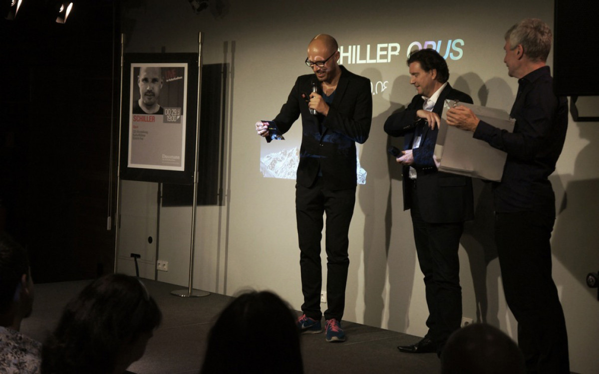 Schiller stellt "Opus" vor