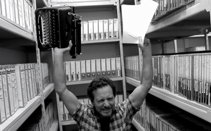 Teaser 3 - Lightning Bolt (Eddie Vedder)