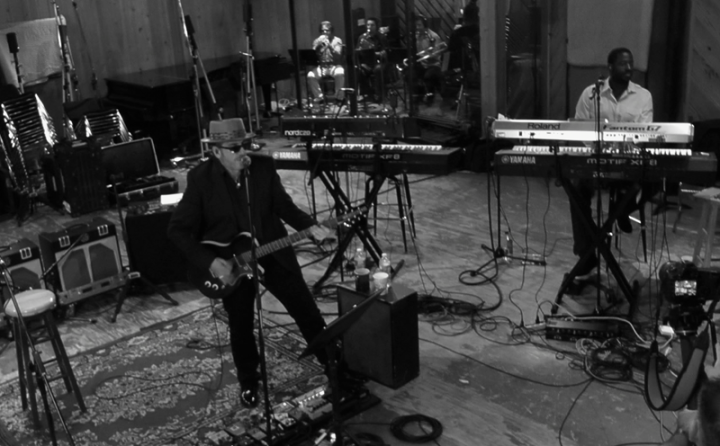 Stick Out Your Tongue (Feat. The Roots)