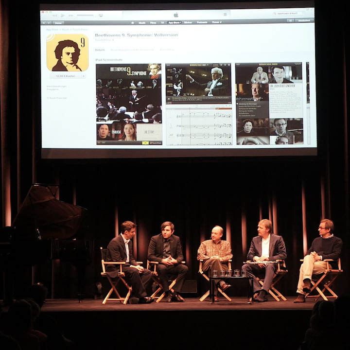 Die Experten präsentieren die App “Beethoven 9”: Ruppert Wagg und Stephan Steigleder (Deutsche Grammophon), Max Whitby (Touch Press), Albrecht Mayer und Simon Halsey.