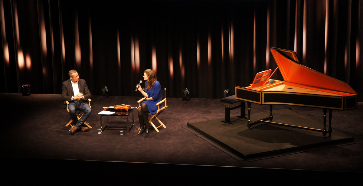 Janine Jansen im Gespräch mit Andreas Kluge (Deutsche Grammophon) im apple flagship store am Kurfürstendamm