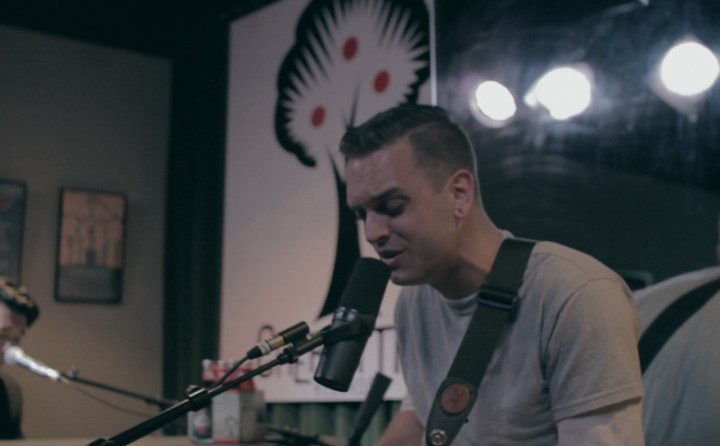 Easy Now (Live At The Cherrytree House)