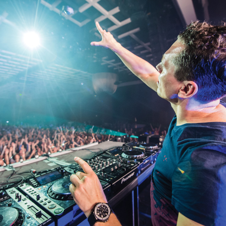 tiesto – red lights – 2014