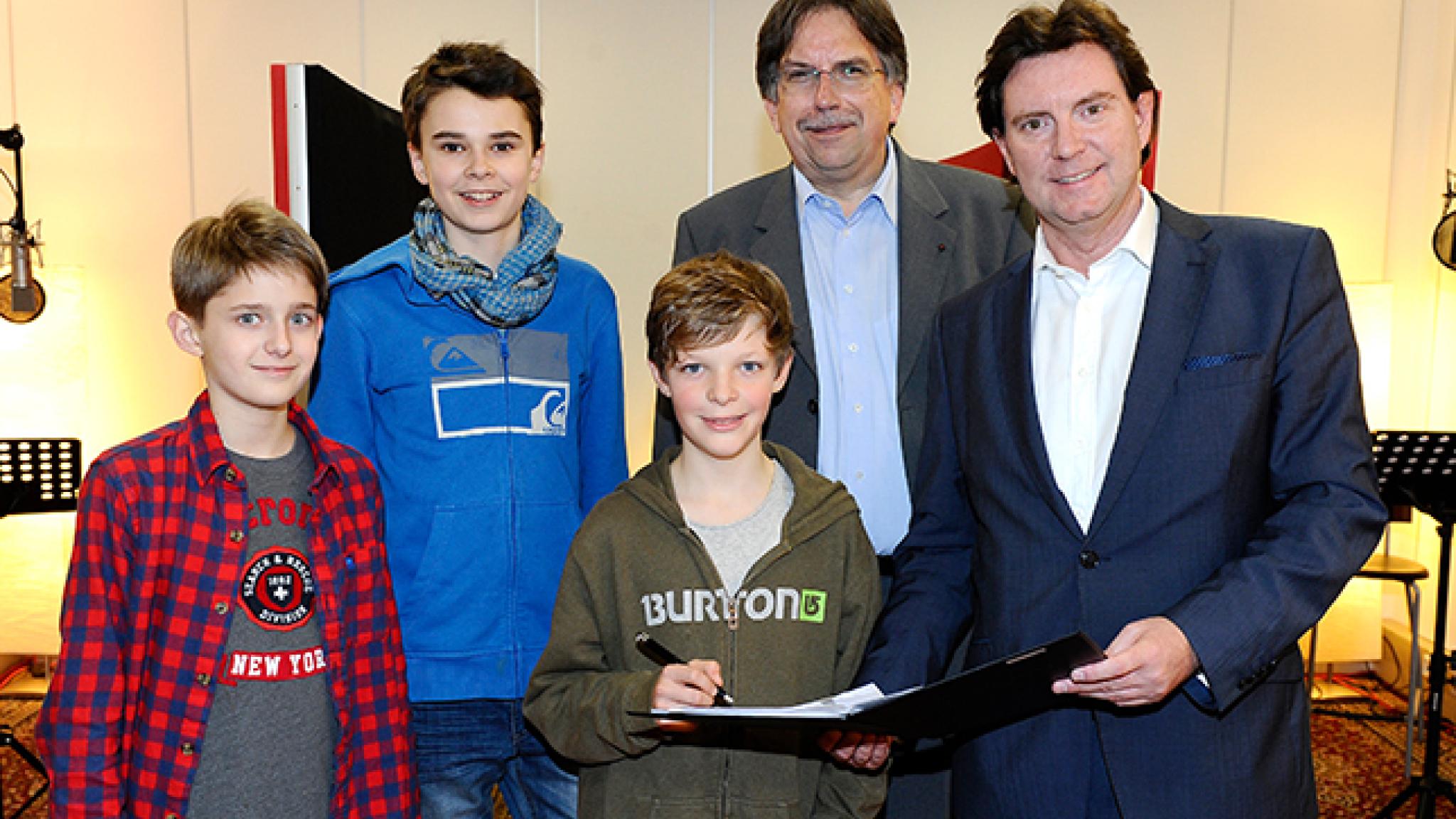 Deutsche Grammophon nimmt Deutschlands erste klassische Boy Band "Die Chorjungen" unter Vertrag