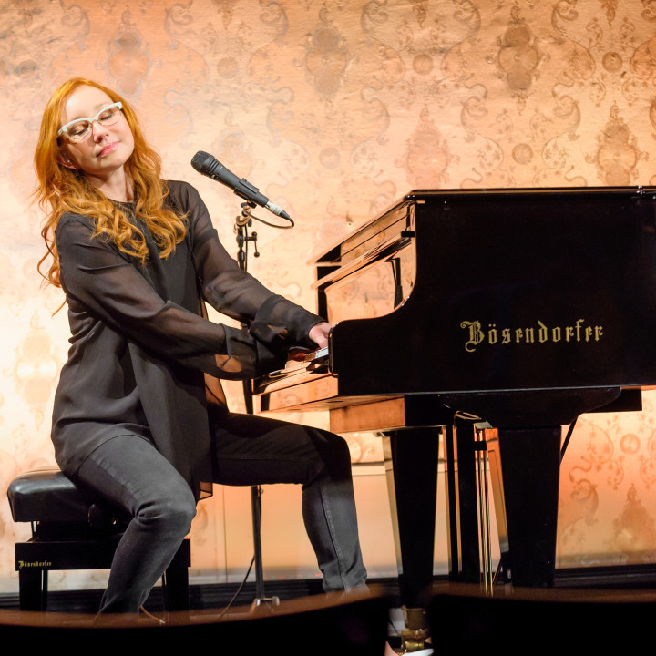 Tori Amos – Unrepentant Geraldines