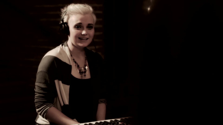 Is It Right (Akustik Version)