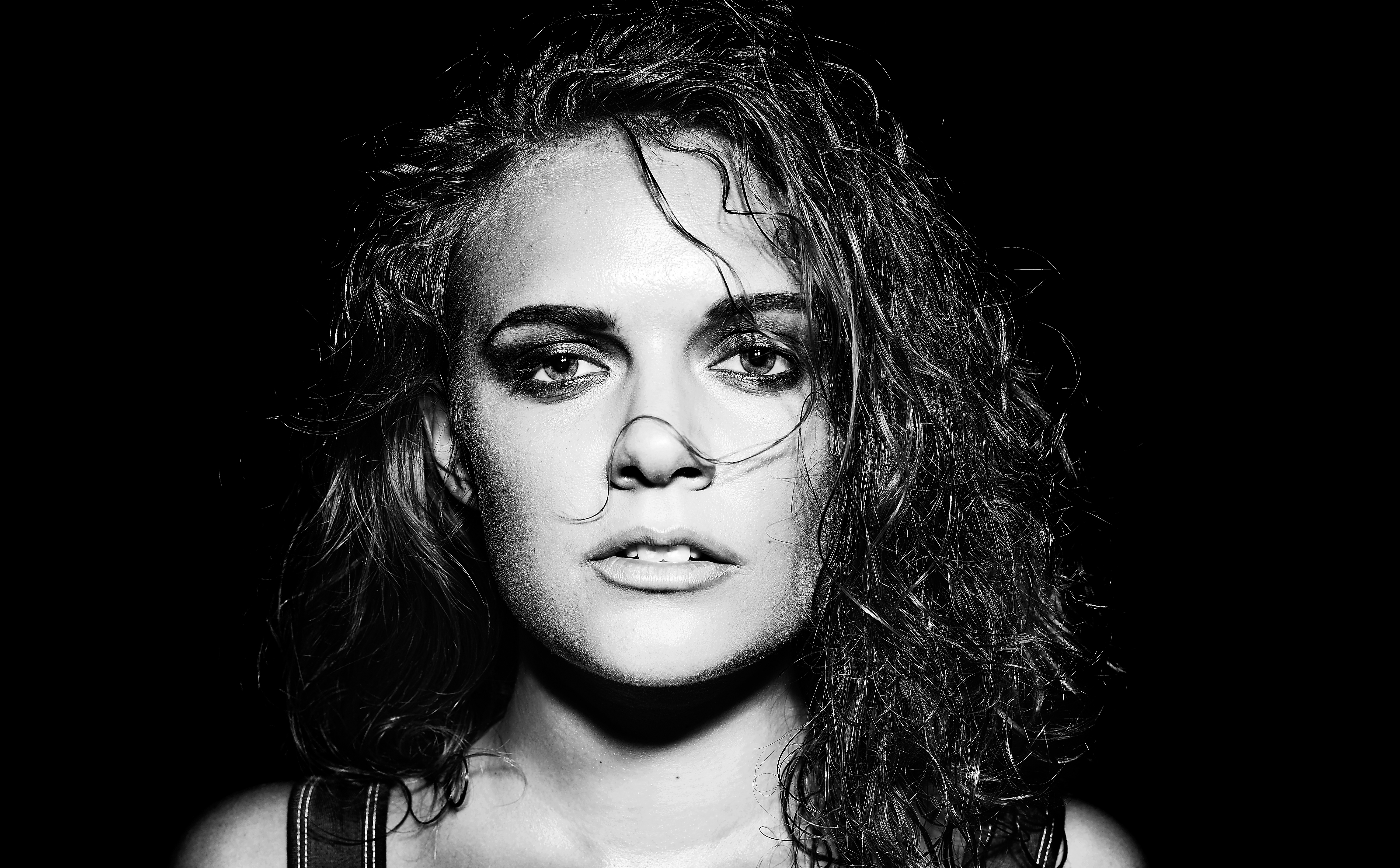 Stay high hippie. Туве Лу. Tove lo певица. Туве Лу Habits. Туве ЛО певица фото.