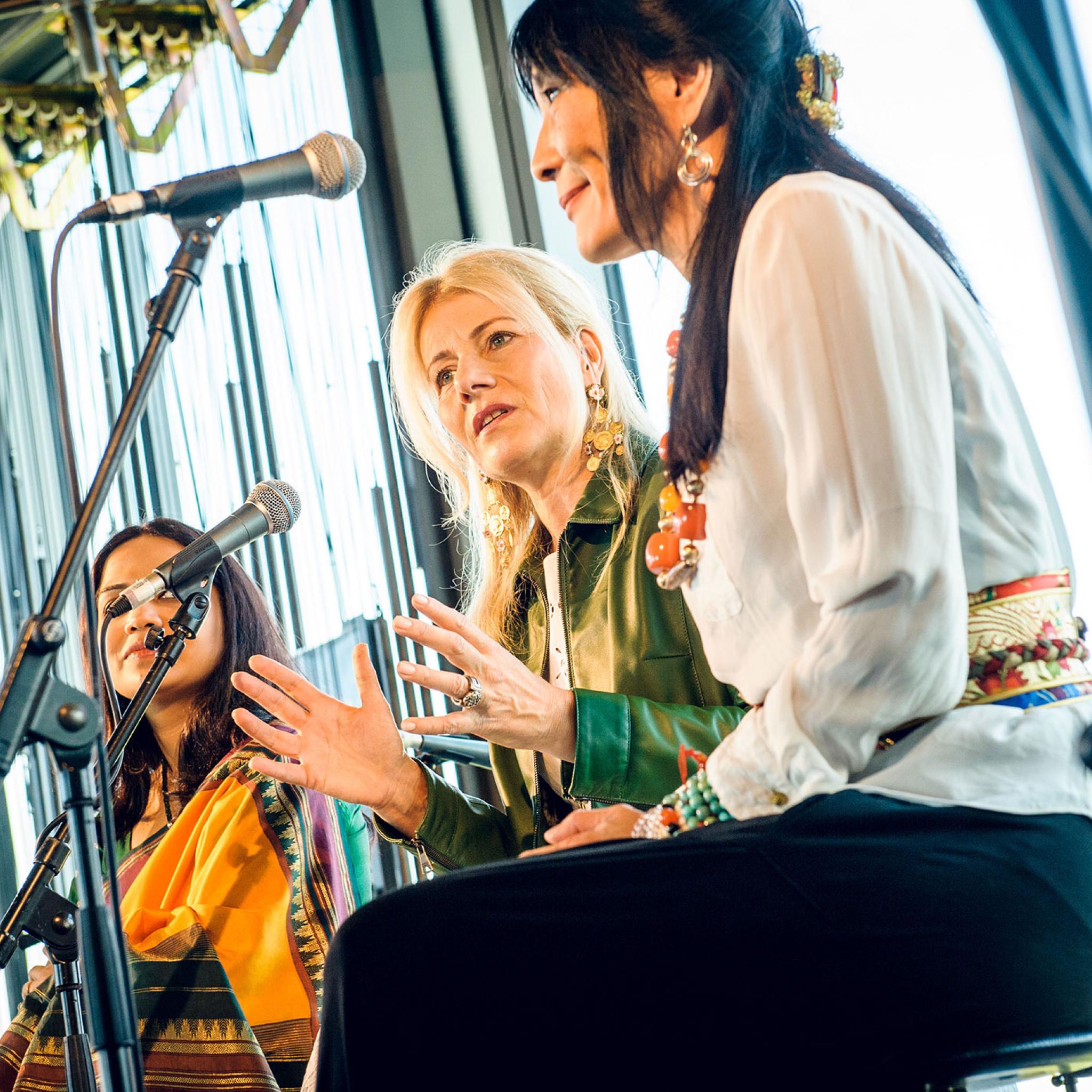 Regula Curti, Sawani Shende-Sathaye und Dechen Shak-Dagsay, Showcase in der Monkey Bar Berlin, 21.05.2014