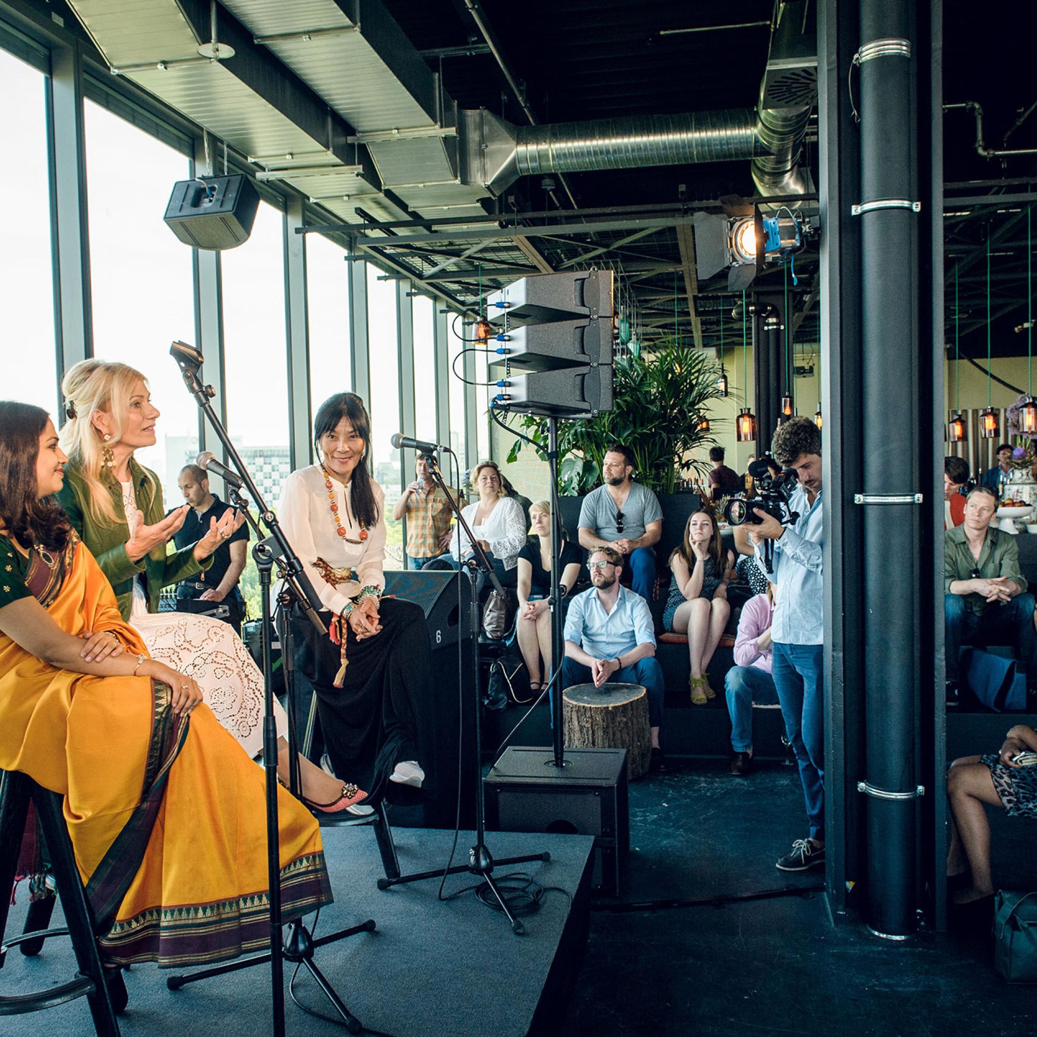 Regula Curti, Sawani Shende-Sathaye und Dechen Shak-Dagsay, Showcase in der Monkey Bar Berlin, 21.05.2014