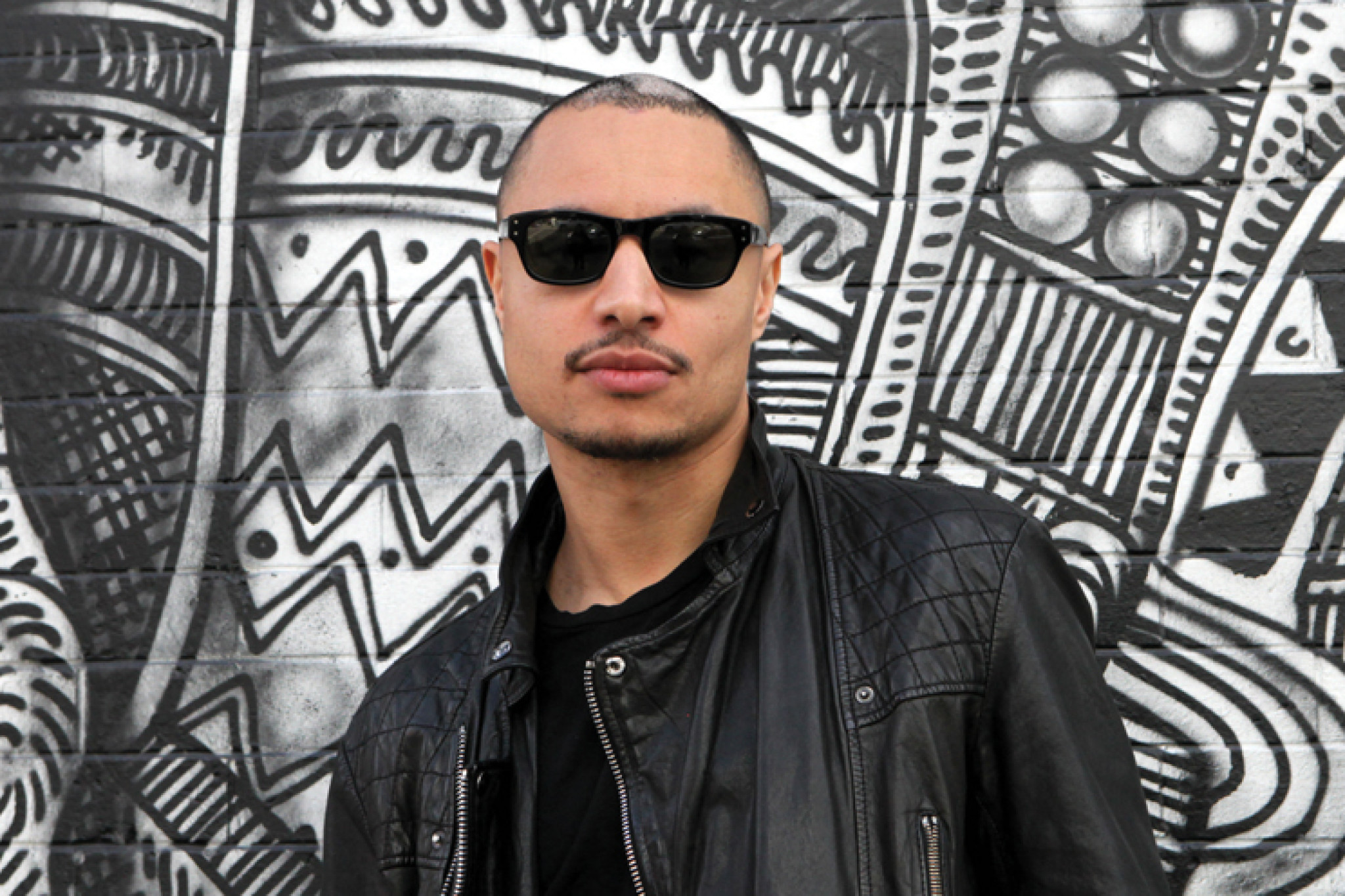 Jose James, Pressefoto zum Album "While You Were Sleeping" 2014
