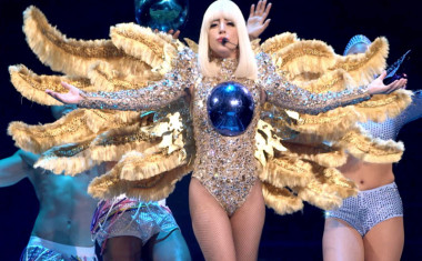 Applause (Live The Artpop Ball)