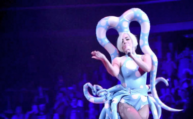 Venus (Live The Artpop Ball)