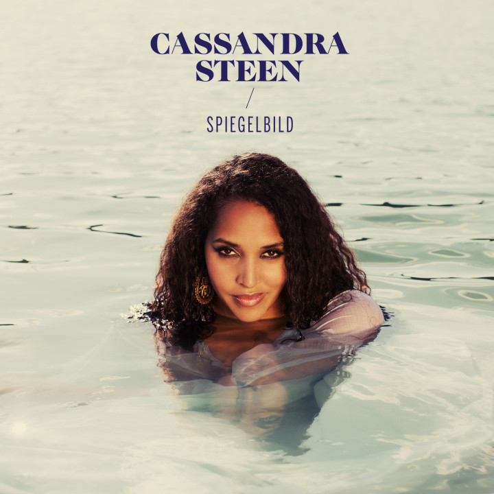 Cassandra Steen - Spiegelbild