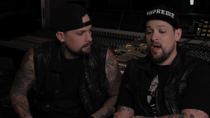 Out Of My Mind (Song Besprechung)