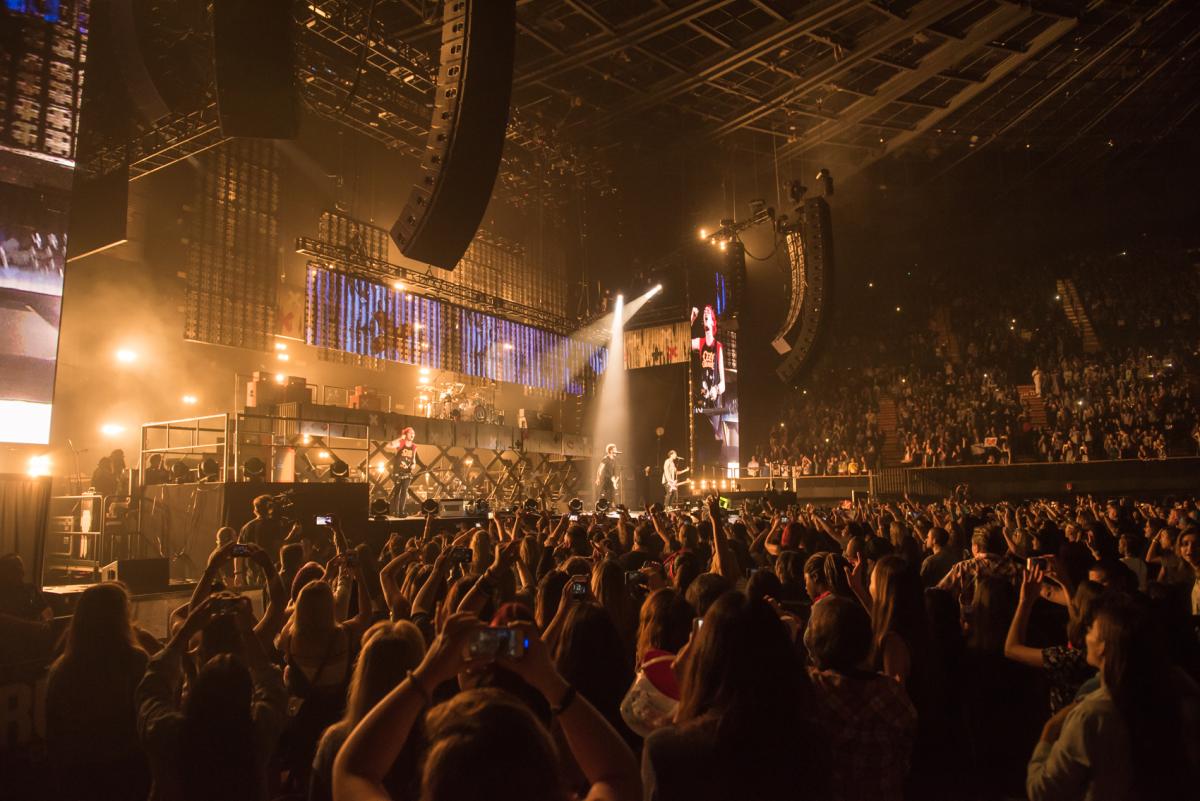 5 Seconds Of Summer - Live at L.A. Forum 2014