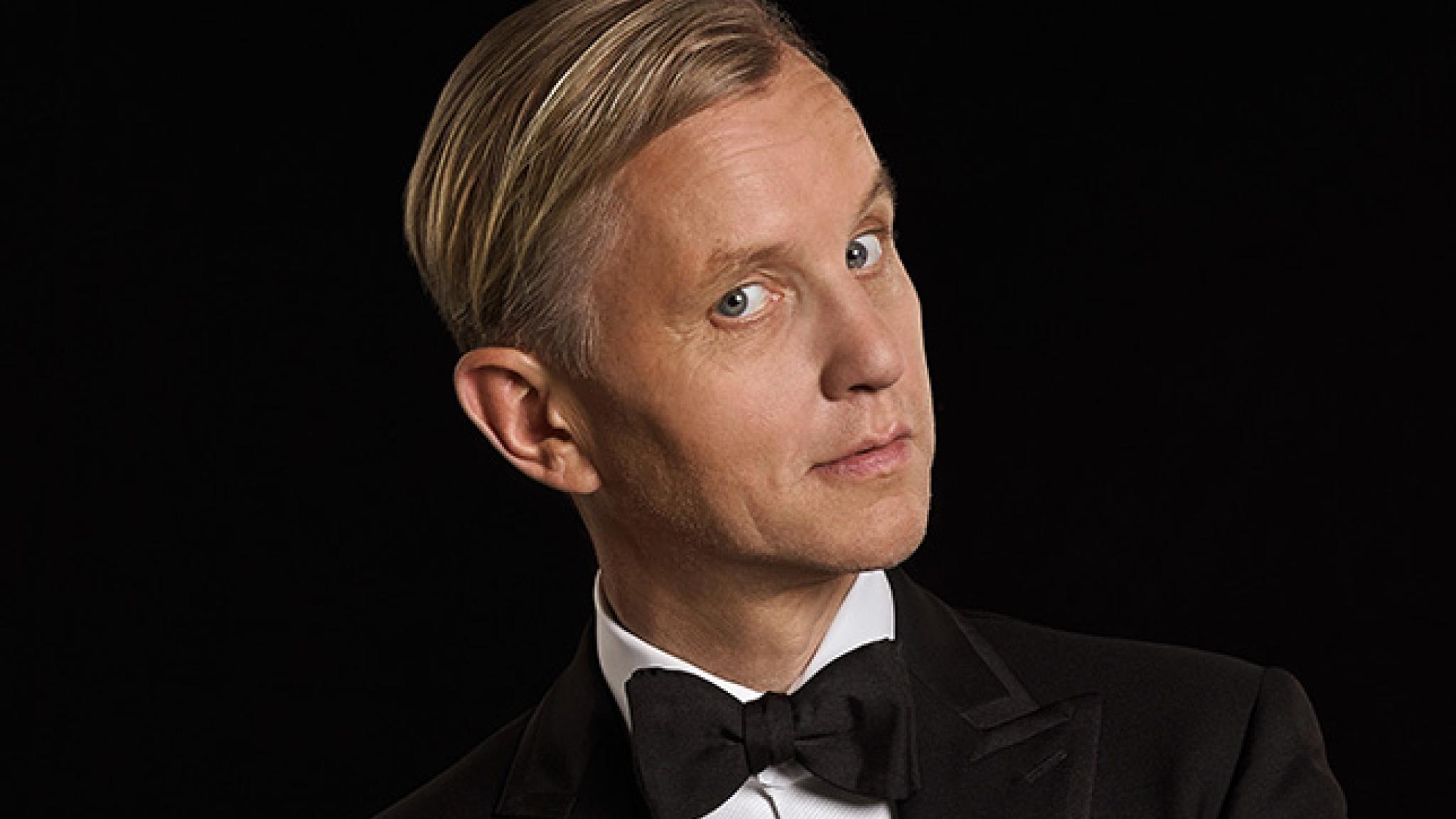 Eine Nacht in Berlin mit Max Raabe & Palast Orchester - Weltgewandter Wortwitz auf CD und DVD