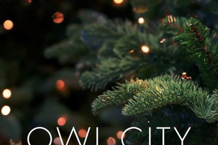 Owl City „Kiss Me Babe, It’s Christmas Time“