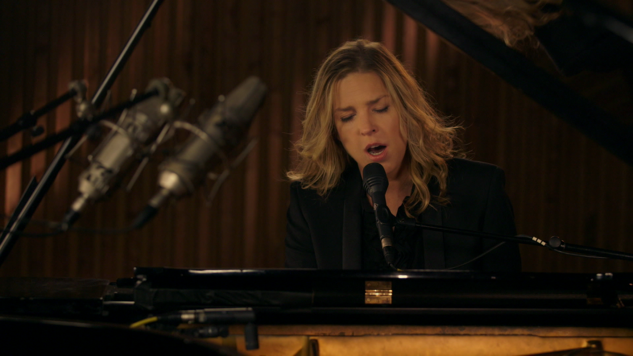 Interview - Don't Dream It's Over