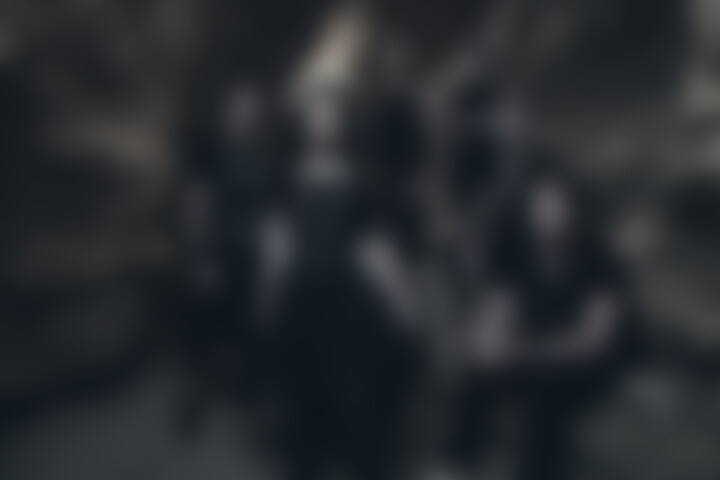 Beyond_the_Black_Presse_2