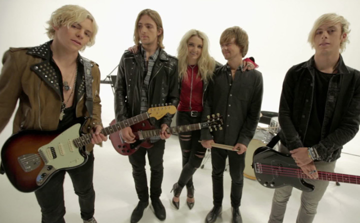 Lets Not Be Alone Tonight (Making Of)