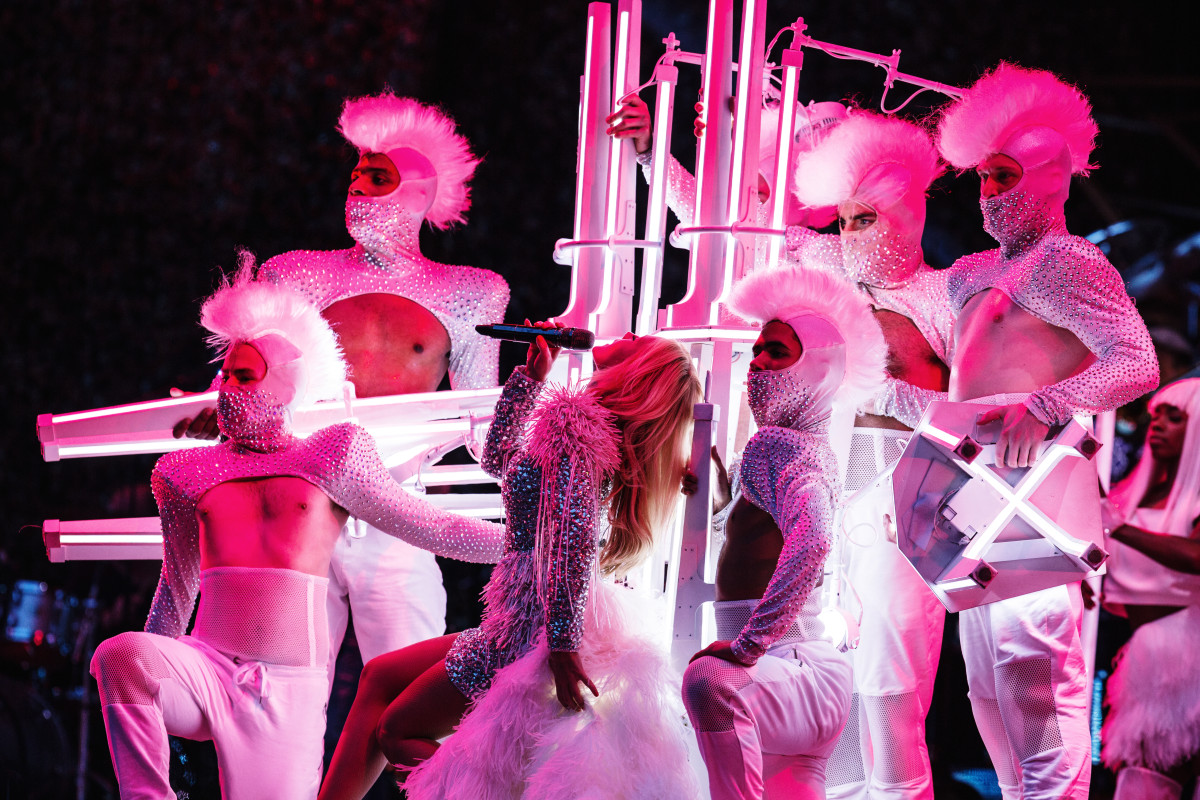 Helene Fischer Pressebild "Farbenspiel Live - Die Stadion-Tournee" 2015