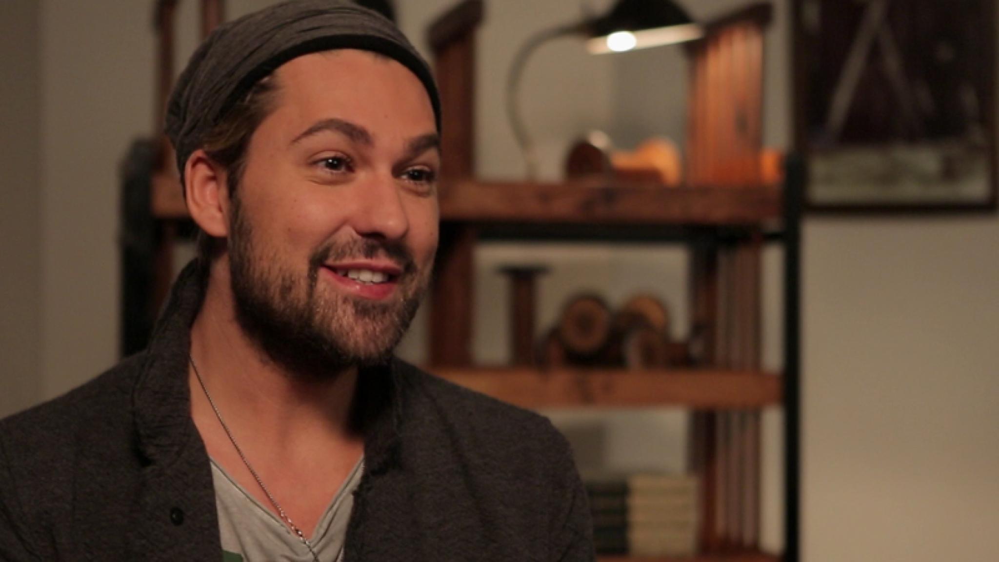 Erfahren Sie in der Songbesprechung mit David Garrett die Bedeutung der Stücke seines neuen Albums "EXPLOSIVE"