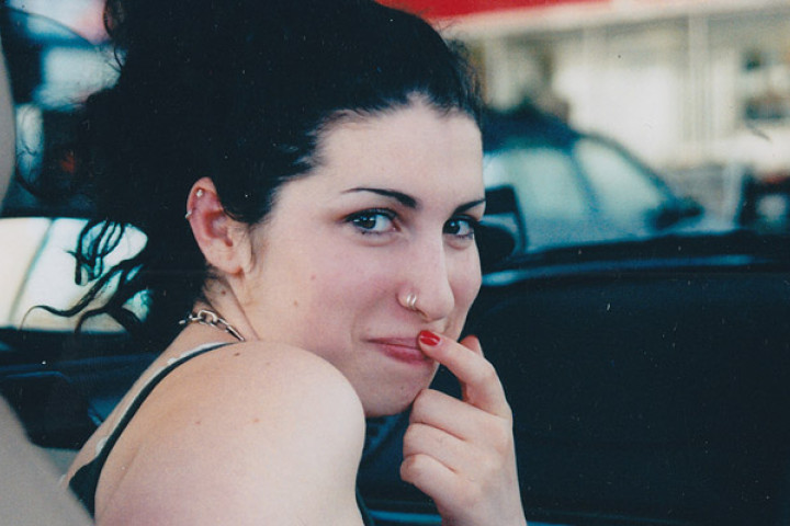 Amy Winehouse 2006 06_web
