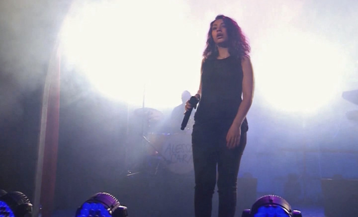 Here (Live) bei Circus HalliGalli