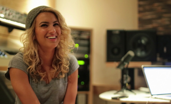 Unbreakable Smile (Making Of)