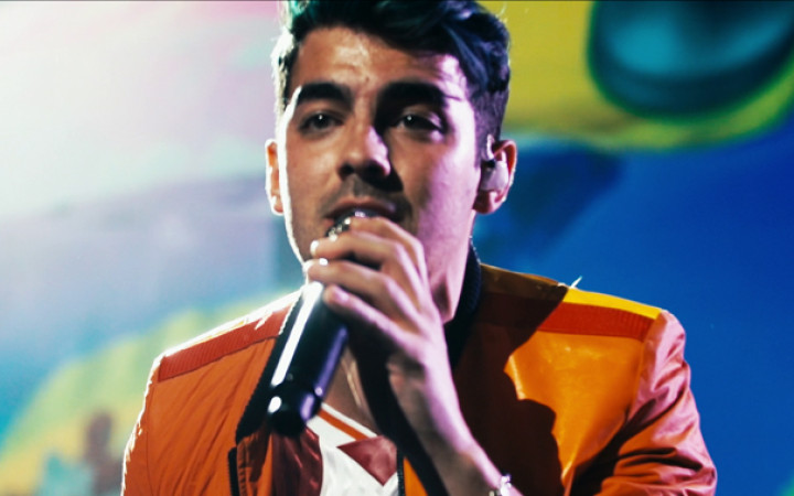 Cake By The Ocean (Live)