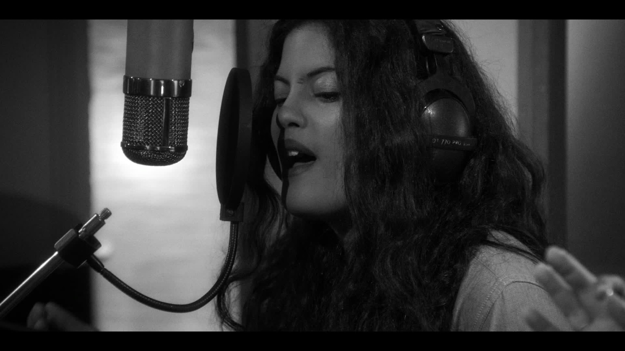 Moon & Sand feat. Ibeyi and Benjamin Biolay (Autour de Chet)