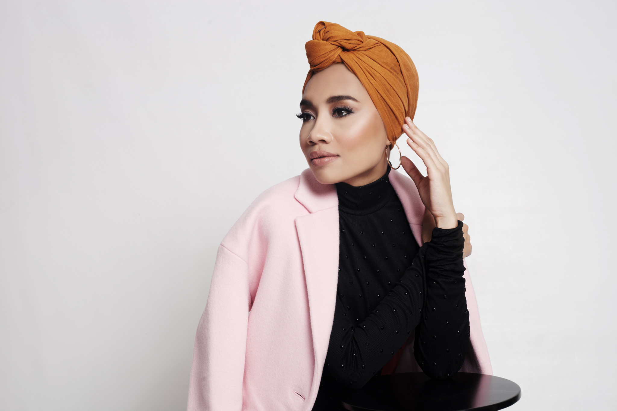 Back To The Roots - Yuna überrascht mit retro-futuristischer, urbaner Groove-Musik Back To The Roots - Yuna überrascht mit retro-futuristischer, urbaner Groove-Musik
