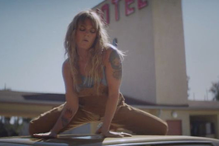 Tove Lo Blue Lips 2017