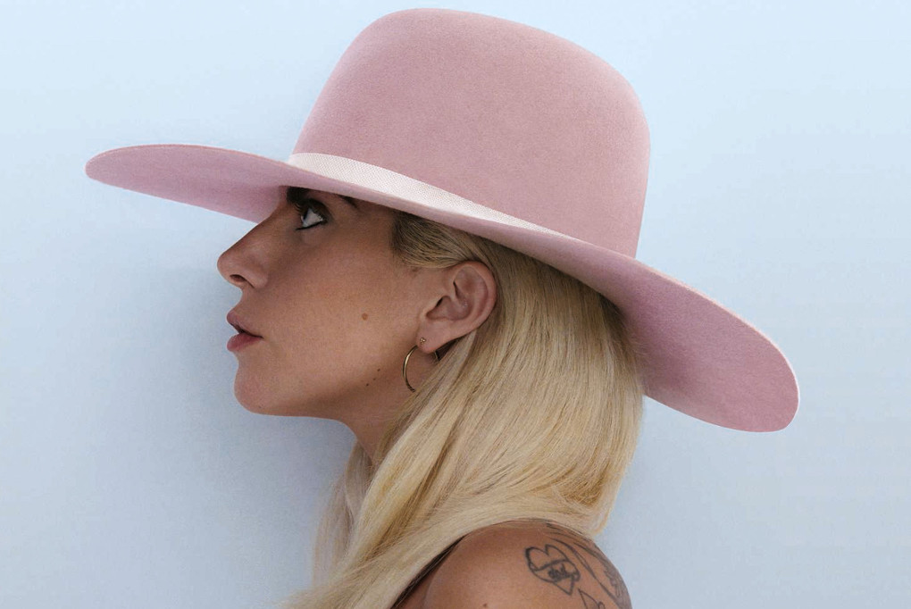 Lady Gaga_FL_LG_B4_9_WK_F03.jpg
