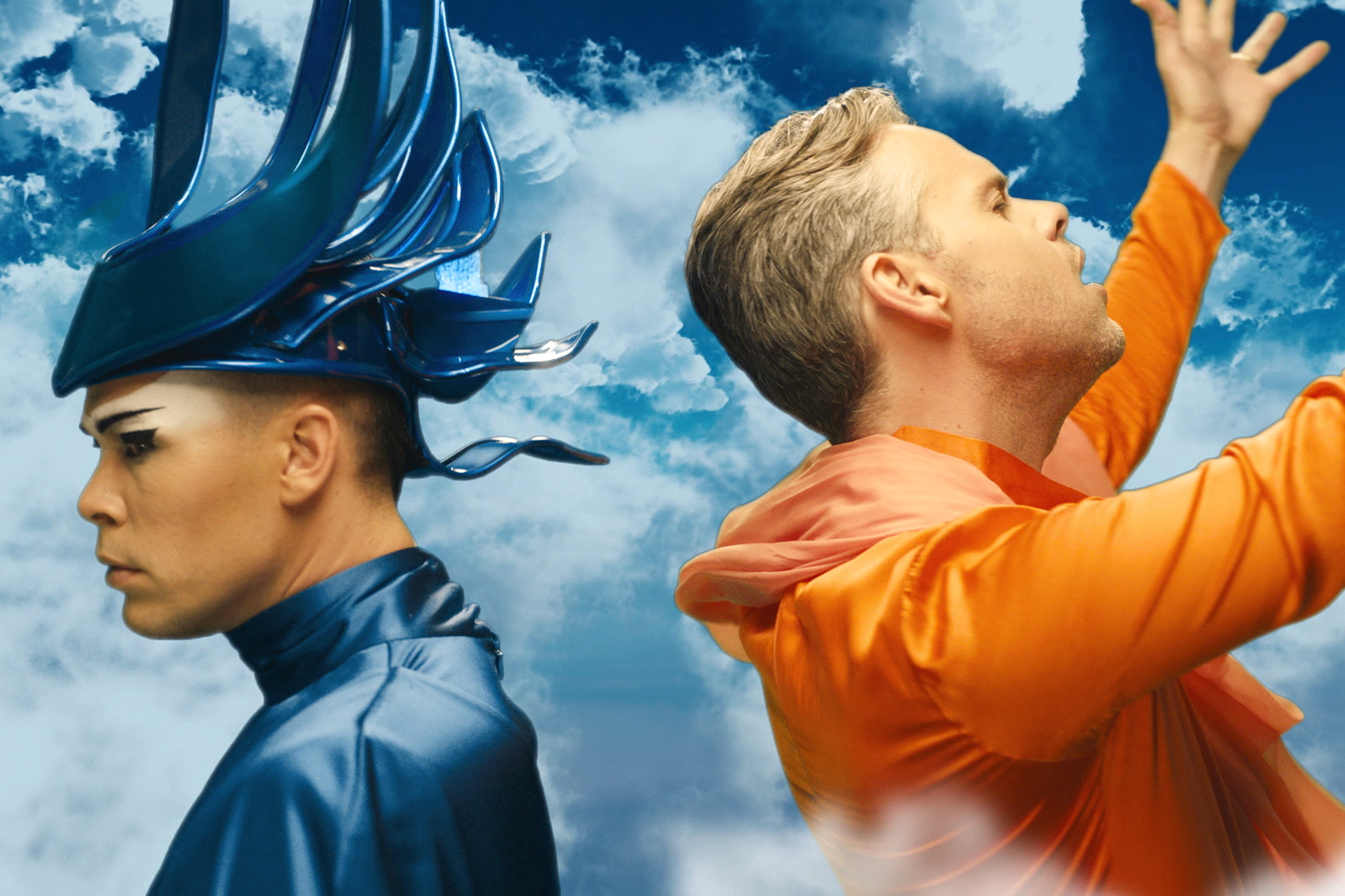 Империя солнца группа. Empire of the Sun two Vines. Empire of the Sun LP.